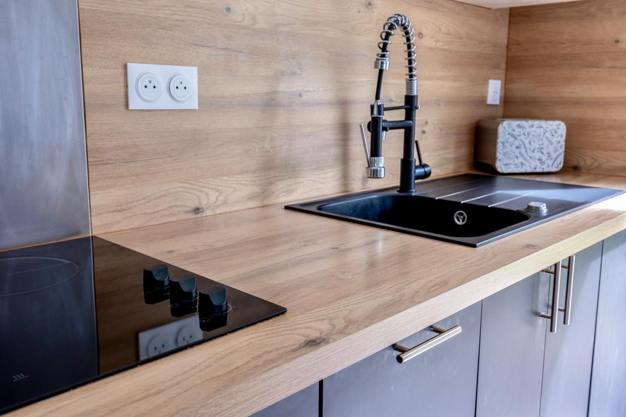 Maison T4 Climatisee Avec Jacuzzi A Lagord Exterior photo