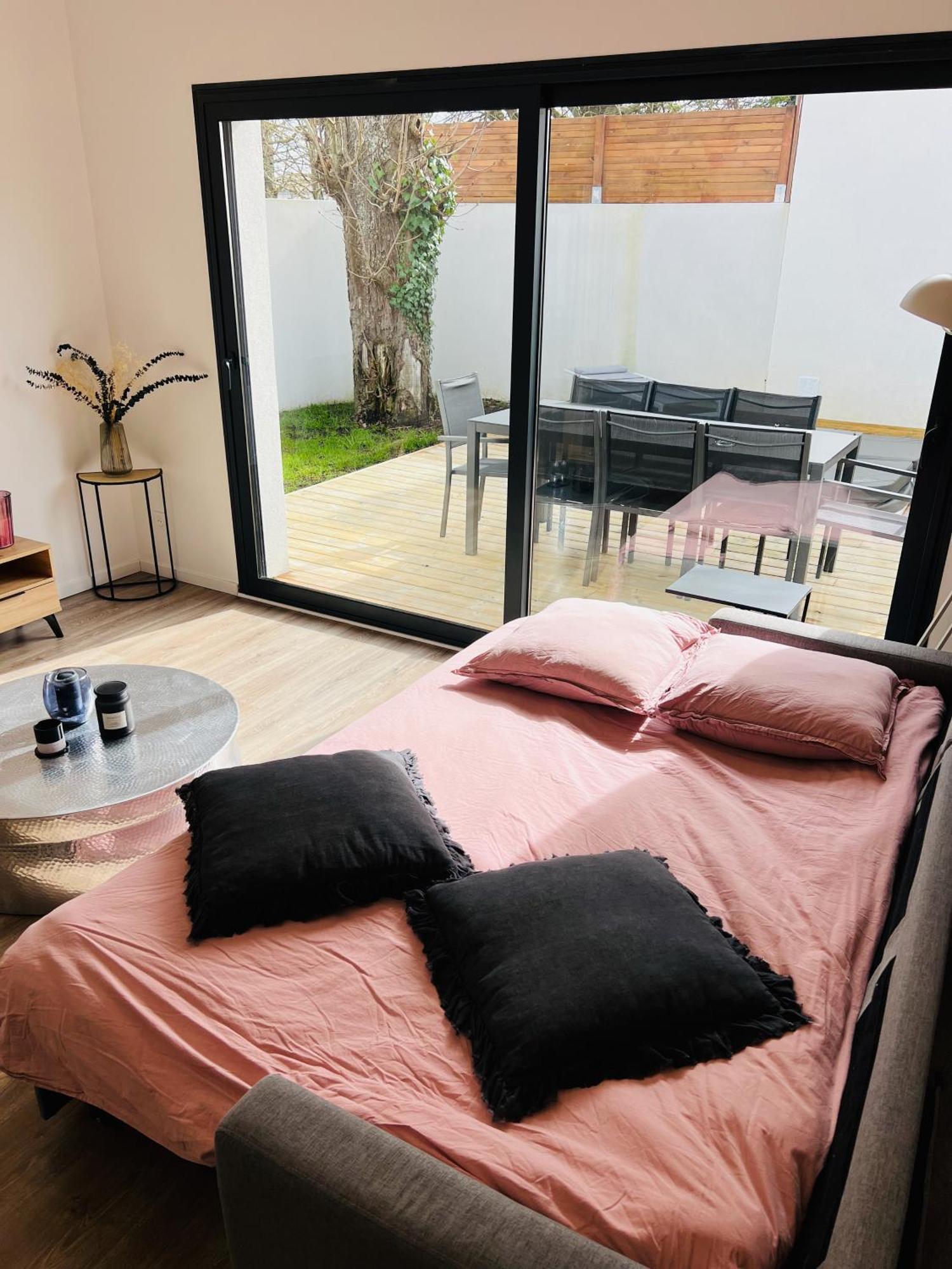Maison T4 Climatisee Avec Jacuzzi A Lagord Exterior photo