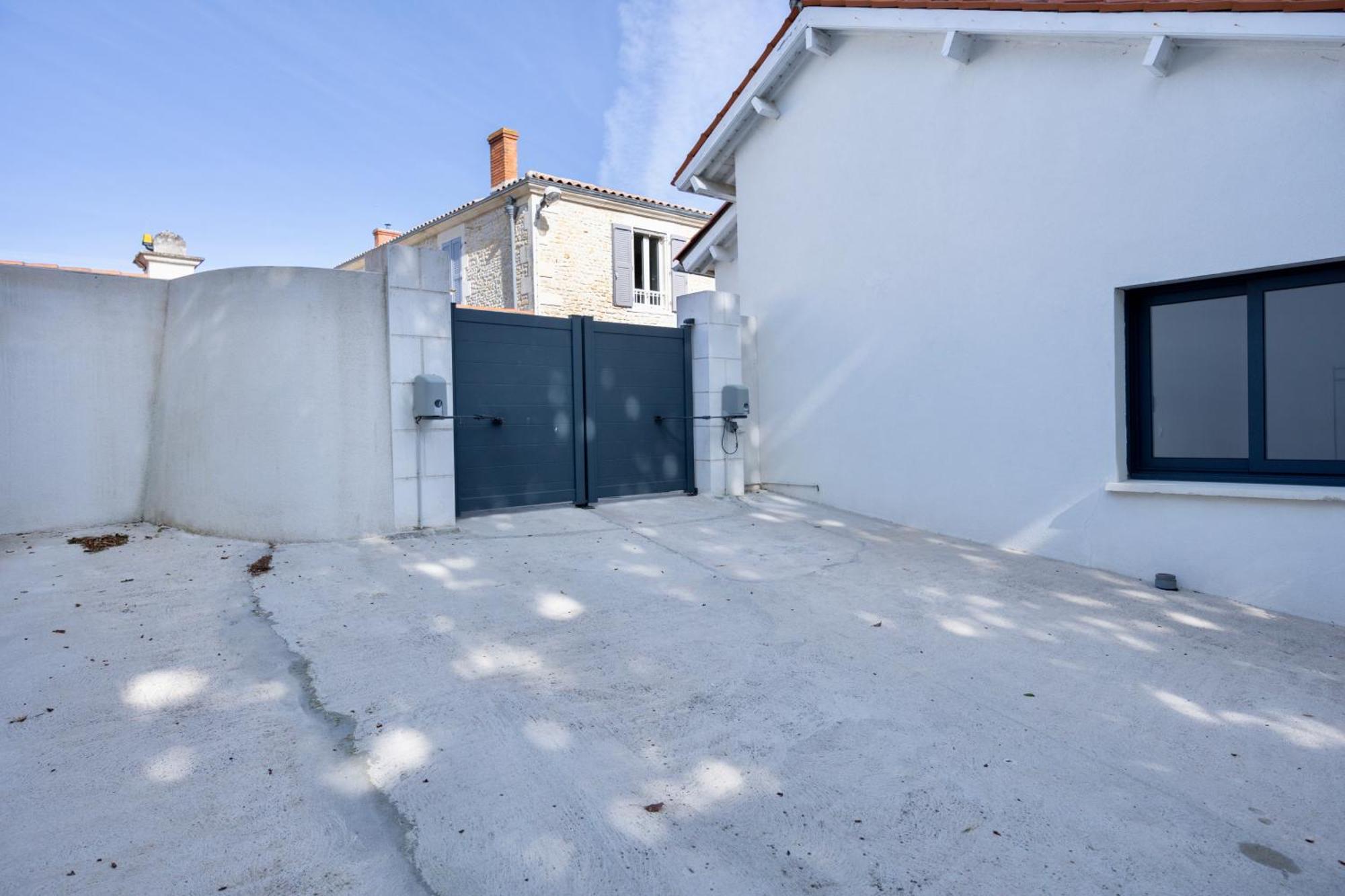 Maison T4 Climatisee Avec Jacuzzi A Lagord Exterior photo