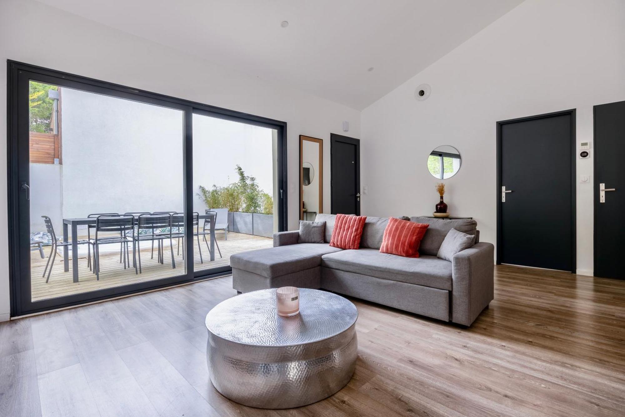 Maison T4 Climatisee Avec Jacuzzi A Lagord Exterior photo
