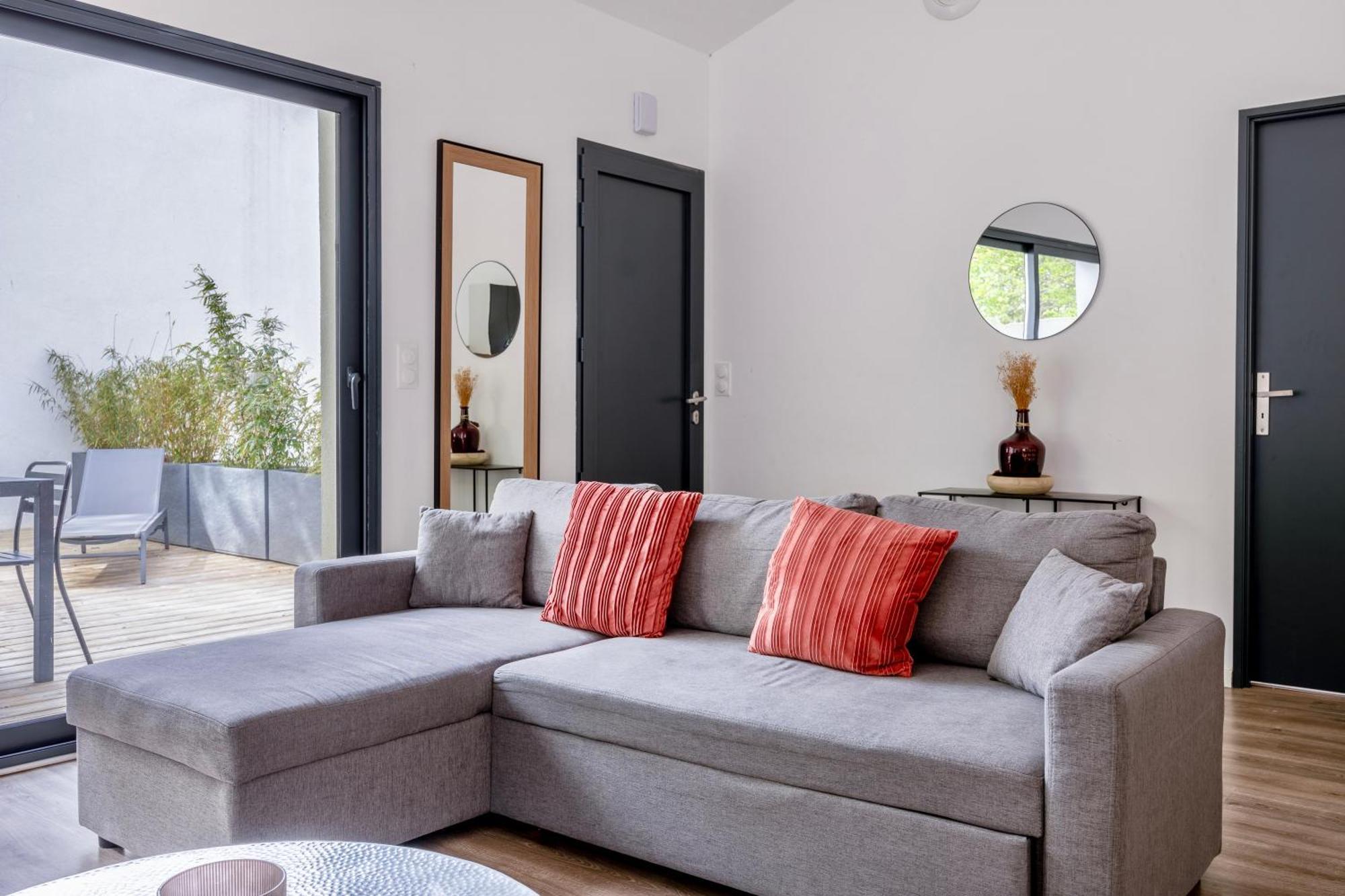 Maison T4 Climatisee Avec Jacuzzi A Lagord Exterior photo